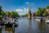 Amsterdam - widok na wieżę obronną Montelbaanstoren