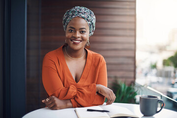 Aufkleber - Im here for success. Cropped portrait of an attractive businesswoman working at a desk in her office.
