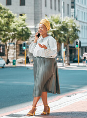 Aufkleber - Phone call, talking and business black woman in city for contact, network and connection in town. Travel, corporate and female person on smartphone for discussion, conversation and communication