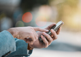 Aufkleber - Hands, typing or person with a phone in city for social media data, location or notification. Closeup, website or entrepreneur with a mobile app for online direction, news or email in morning travel
