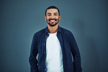 Aufkleber - Be confident in who you are. Studio portrait of a confident man posing against a gray background.