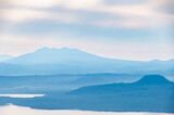 Fototapeta Natura - 高所から眺める遠くの山のシルエット。