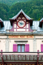 Station Clock, Chamonix Mont-Blanc, Haute Savoie, Rhone Alps, France