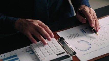 Aufkleber - Financial Businessman analyze the graph of the company's performance to create profits and growth, Market research reports and income statistics, Financial and Accounting concept.