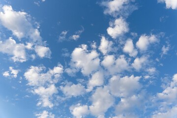 Poster - Spectacular view of a majestic blue sky, with wispy white clouds