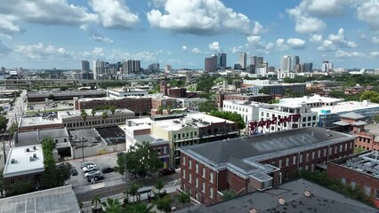 Wall Mural - Tampa is a city on Tampa Bay, along Florida’s Gulf Coast. A major business center, it’s also known for its museums and other cultural offerings. Busch Gardens is an African-themed amusement park