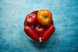 Fototapeta Kuchnia - pomidory w misce 