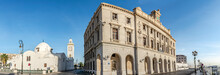 Old Building Facade With Arabic Plate Says " The Algerian Chamber Of Commerce" And The Old Great Mosque Of Algiers. Low Angle Panoramic View In Empty Road With Nameplate "Saadi Et Mokhtar Benhafid".