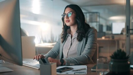 Aufkleber - Business woman, computer and typing of research, editing article and website copywriting in office at night. Professional writer, editor or journalist working on desktop pc in glasses for information