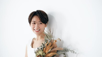 Poster - 花束を持った女性　美容イメージ