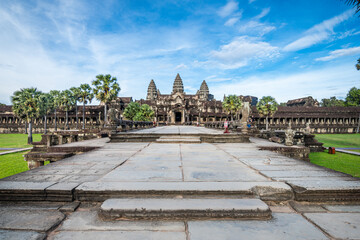 Wall Mural - views of angkor wat main temple, cambodia