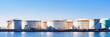 石油備蓄タンク が立ち並ぶ 東京湾 の 沿岸 【 エネルギー の イメージ 】