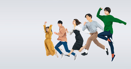 Poster - ジャンプする若者のグループ　Z世代　（切り抜き背景透過PNGも販売しております。作成者リンクから「PNG」で検索してください）