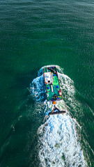 Barco Rio Tejo Portugal Braço de Prata
Cabo Ruivo Marvila Parque Lisboa Verão Europa Docas Residenciais Estuário Azul Verde Paisagem Natural Natureza Português Portugal Marginal Freguesia Portuguesa