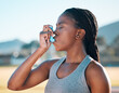 © Mumtaaz D/peopleimages.com - Health, black woman and asthma inhaler, fitness and medicine with wellness, lungs and runner outdoor. Sports, breathing and exercise with workout, help with oxygen and respiratory illness with pump