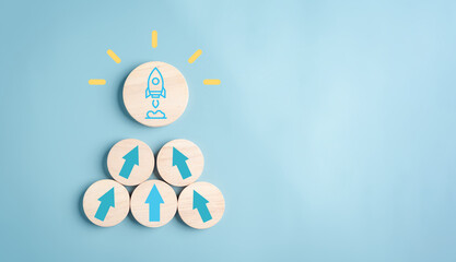 Leinwandbilder - Idea of Business journey of a rocket icon, accelerate towards your goals, rapid startup. sights are set on achieving success, forward with determination and innovation