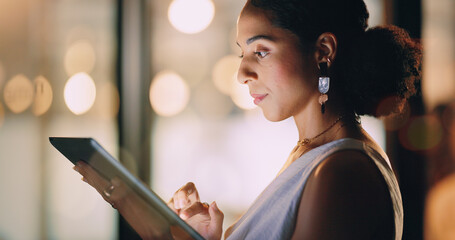 Fototapete - Black woman, night business and tablet for social networking connection, online management and media research. Young female worker, digital technology and data analysis, planning or website analytics