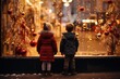 © Marco - Kinder vor einem weihnachtlichen, dekorierten Schaufenster. Weihnachten in der Stadt.