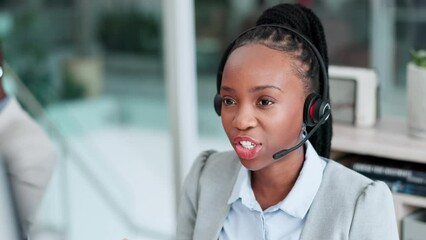 Aufkleber - Face, financial advisor or black woman in a telemarketing call center consulting or communication for loan advice. Finance, computer or virtual assistant talking or speaking online on mic in office