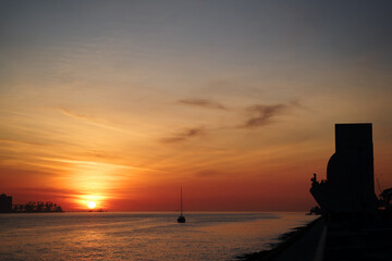 Wall Mural - Beautiful sunset on the river Tagus, Lisbon.