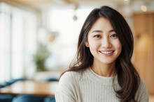 笑顔で白い歯を見せるアジア人女性、生成AI