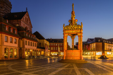 Wall Mural - An old Hiistoric Market Square Fountain at Night - Mainz, Germany