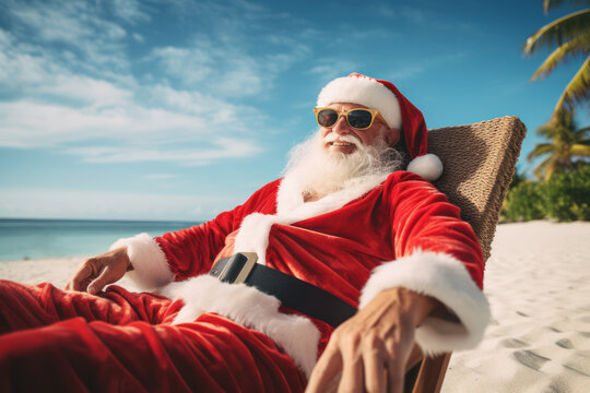 Wall Mural -  - Santa Claus resting on tropical beach, Merry Christmas from resort