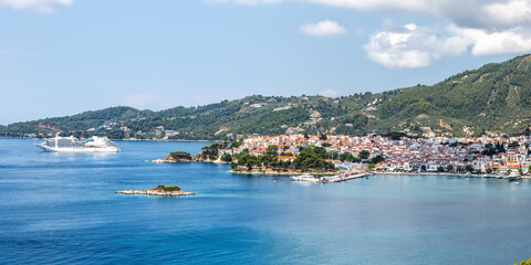 Poster - Skiathos town with cruise ship vacation at the Mediterranean Sea panorama Aegean island in Greece