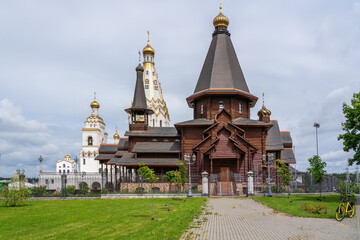 Wall Mural - Holy Trinity Church and Memorial Church of All Saints - Minsk, Belarus