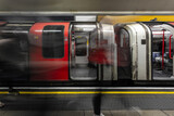 Fototapeta Londyn - train on the station