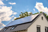 Fototapeta  - Photovoltaikanlage auf Einfamilienhaus