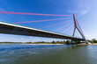 Die Fleher Autobahnbrücke der A46 verbindet Düsseldorf und Neuss über den Rhein