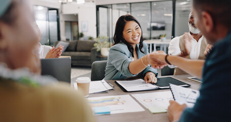 Aufkleber - Contract, handshake and business people with success in meeting and applause for agreement, negotiation and b2b partnership. Deal, shaking hands and congratulations in office for contact, sale or crm