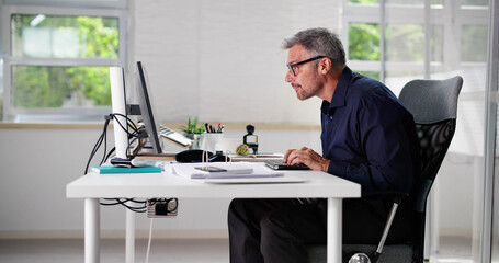 Aufkleber - Bad Posture Sitting In Office Chair