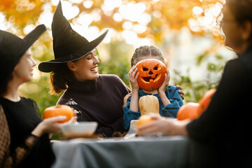 Canvas Print - family preparing for Halloween