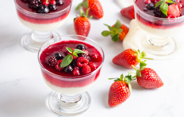 Canvas Print - Dessert panna cotta with fresh berries