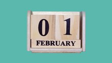 木製のカレンダーで閏年の1月1日から12月31日までをコマ撮りしたグリーンバックの動画
