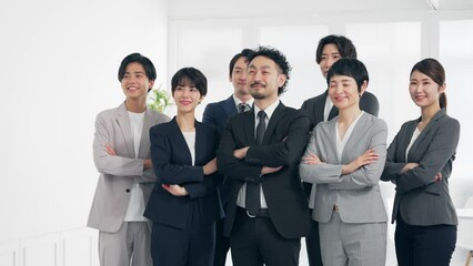 Poster - 幅広い世代のビジネスパーソンのグループ