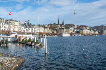 Canvas Print - Lake Lucerne and City Skyline with Church of St. Leodegar - Lucerne, Switzerland