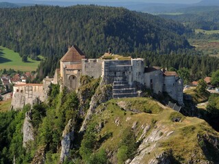 Wall Mural - Château de Joux dans le Doubs.