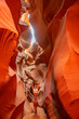 © Marco - ragazza passeggia dentro ad antilope canyon