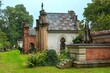 Cmentarz Rakowicki w Krakowie w deszczowy, jesienny dzień