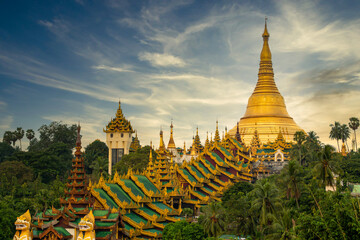 Wall Mural - Shwedagon Pagoda, Yangon, Myanmar.