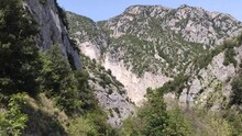 Montagne E Rocce Nel Parco Della Gola Della Rossa E Di Frasassi Nelle Marche In Italia