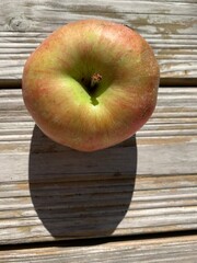 Poster - apple on wooden table