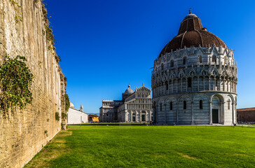 Wall Mural - pisa, italy. baptistery of st. john (1152 - 1363) and cathedral of santa maria assunta (1063 - 1118)