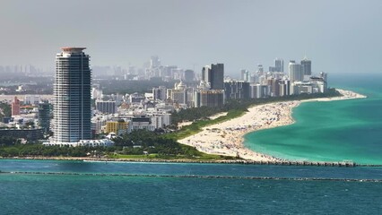 Canvas Print - American southern seashore of Miami Beach city. Tourist infrastructure in Florida, USA. South Beach high luxurious hotels and apartment buildings