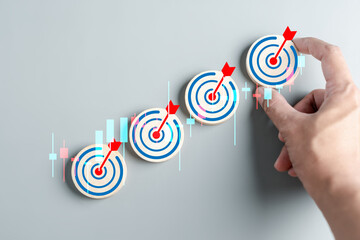 Leinwandbilder - Target icon which for planning development leadership and customer target group concept.