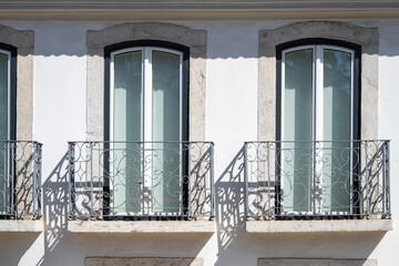 Canvas Print - Facades of buildings in the heart of Lisbon in Portugal