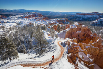 Canvas Print - Hike in winter Bryce